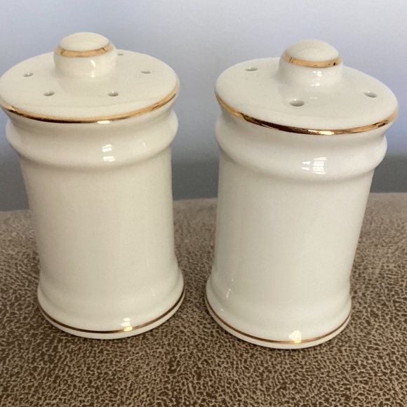 Vintage Mickey Mouse Salt and Pepper Japan - Picture 3 of 5